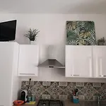 Gloria 4*